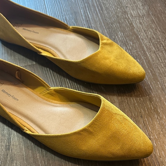 Time and Tru Mustard Yellow Loafers - Picture 3 of 6